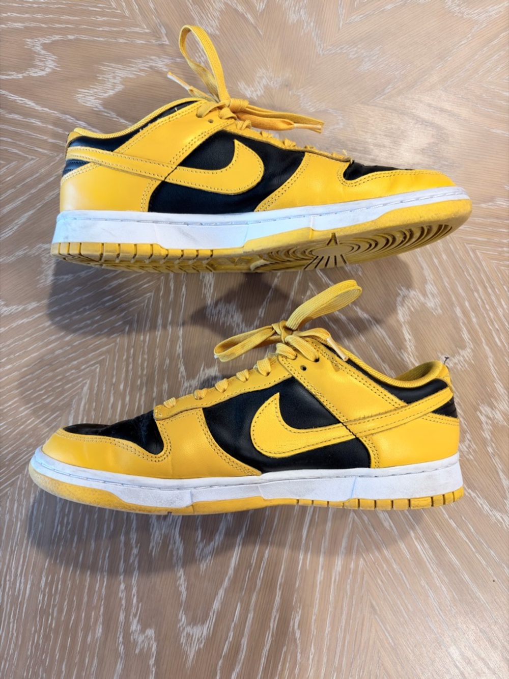 Nike Dunk low Goldenrod men’s size 9